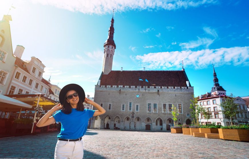 Mediavel Old Town And Baraque Beauty Kadriorg Palace Sightseeing Tour