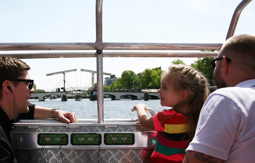 Semi-Open Boat Cruise in Amsterdam