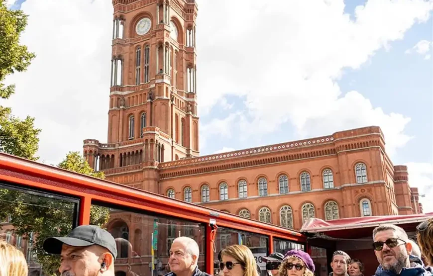 Hop-on Hop-off Bus Berlin + Historical City Cruise