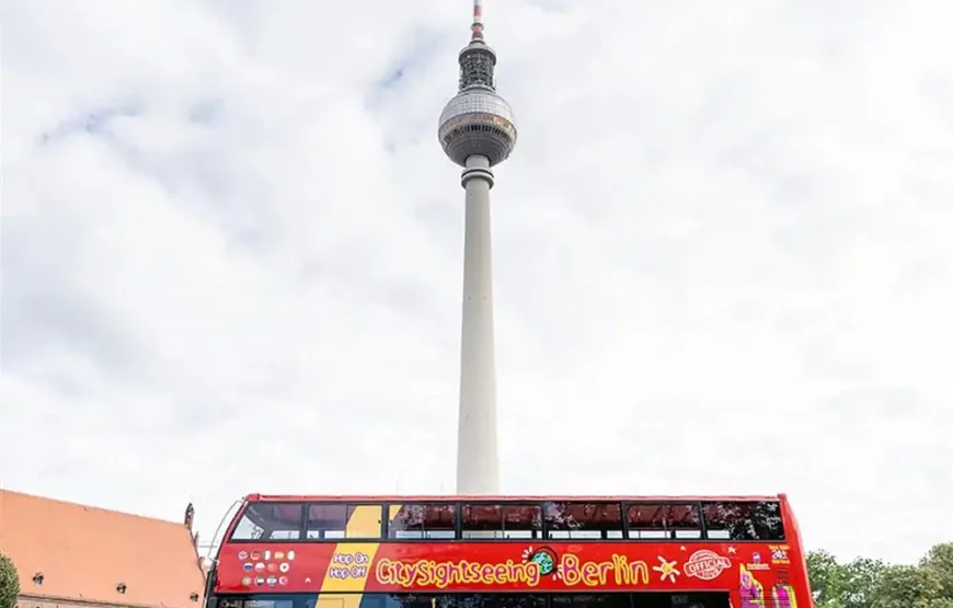 Hop-on Hop-off Bus Berlin + Historical City Cruise