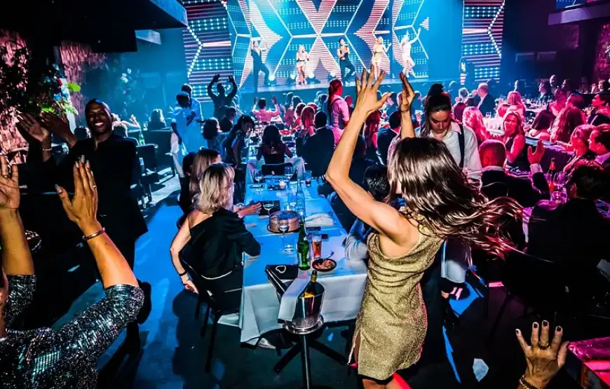 VEGAS Dazzling Variety Dinner Show