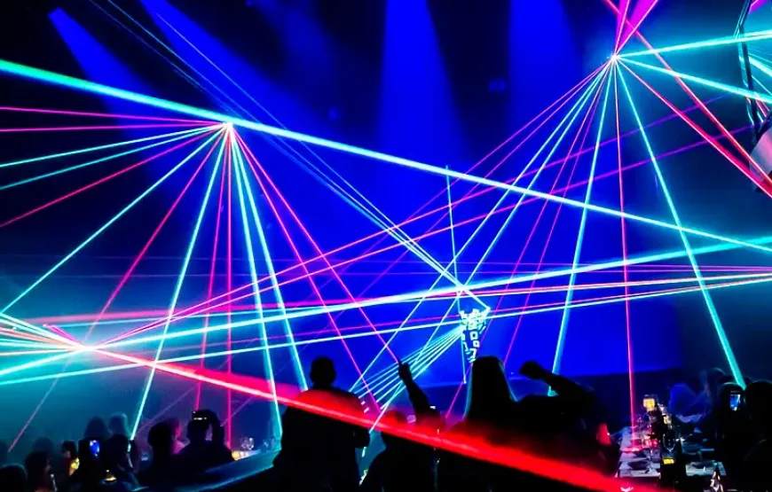 VEGAS Dazzling Variety Dinner Show