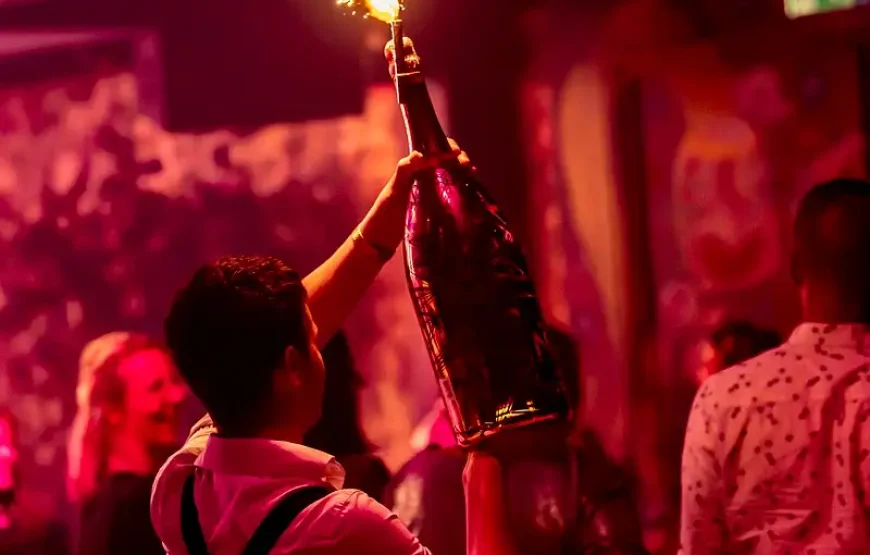 VEGAS Dazzling Variety Dinner Show