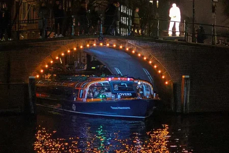 Lovers Light Festival Cruise Loetje