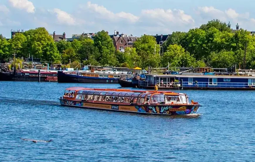 STRAAT Museum + Amsterdam Canal Cruise