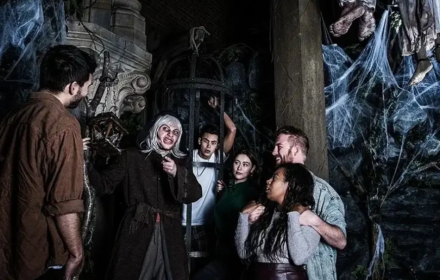 The Amsterdam Dungeon + Amsterdam Canal Cruise