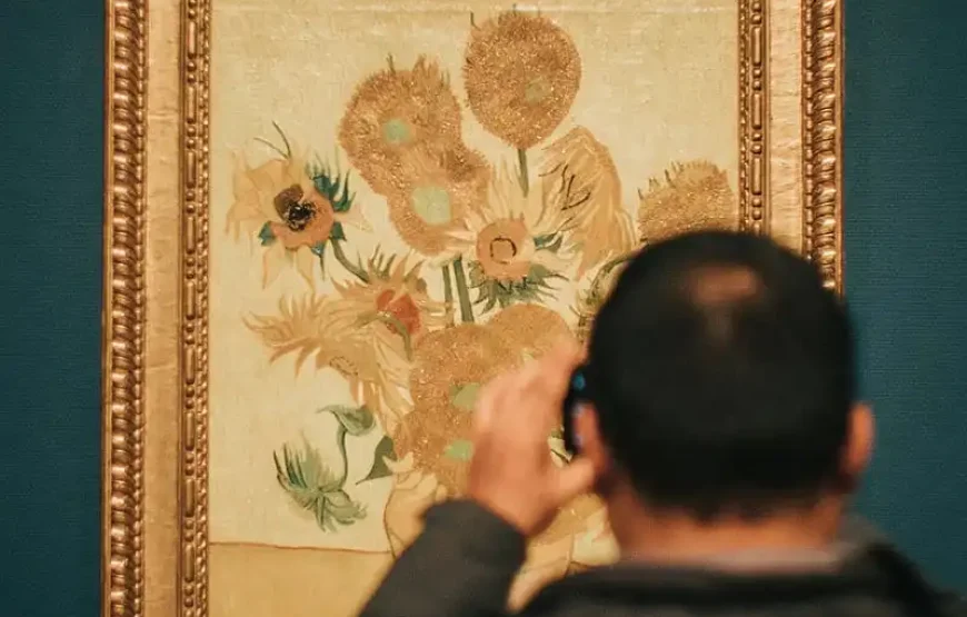 Van Gogh Museum + Amsterdam Canal Cruise