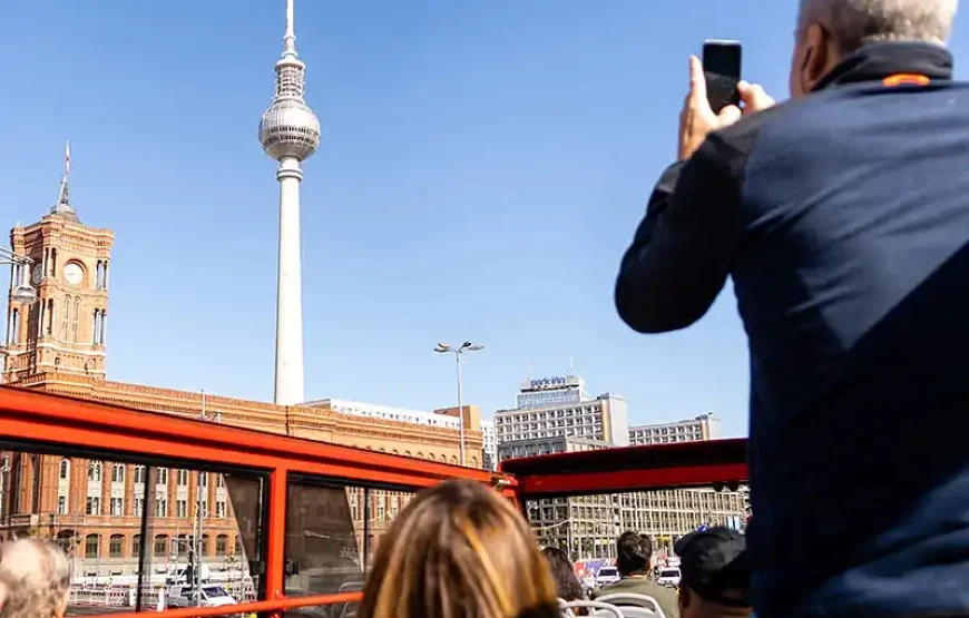 Hop-On Hop-Off Berlin 2 Routes – West and East Berlin 24 hours