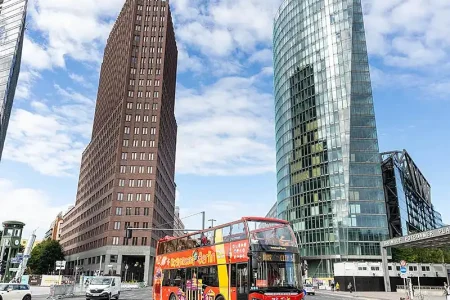 Hop-on Hop-off Bus Berlin + Berlin TV Tower