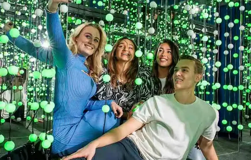 RED Sightseeing bus + The Tube Copenhagen