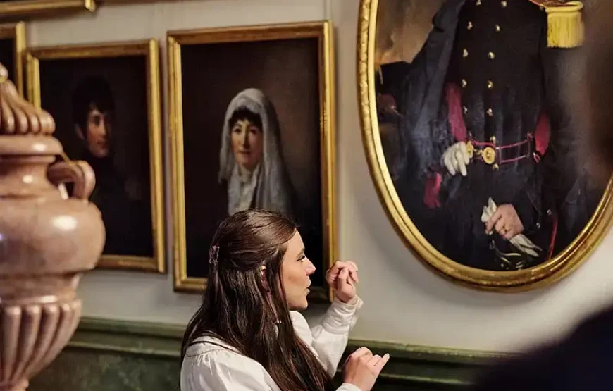 RED Sightseeing Stockholm bus + Hallwyl Museum