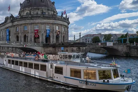 Historical City Cruise | Stern + Kreis