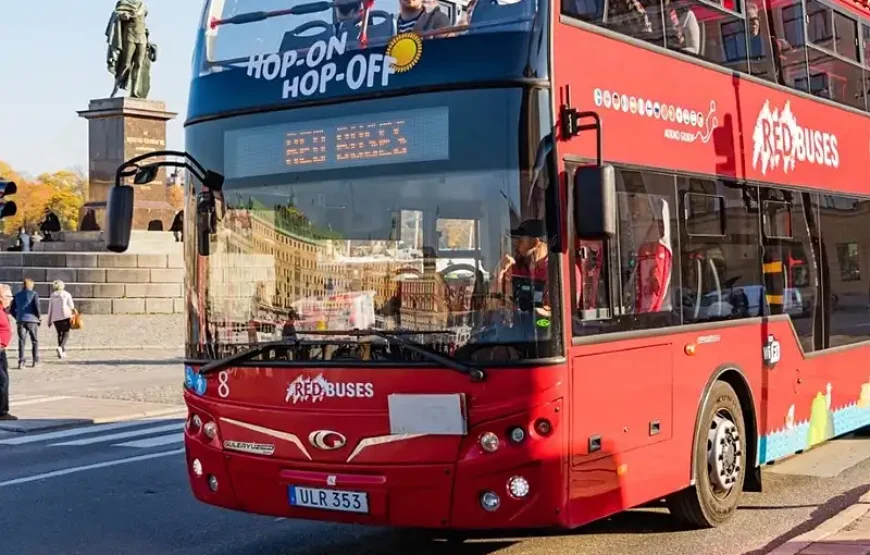 RED Sightseeing Stockholm bus + Swedish History Museum