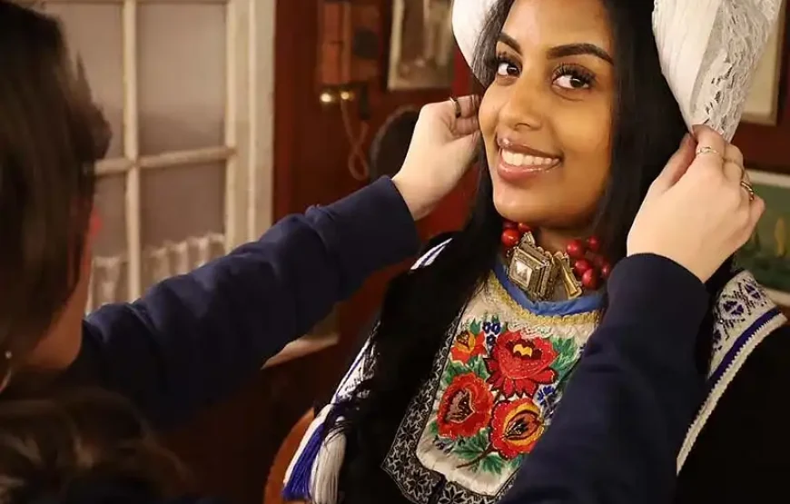 Picture in Volendam attire 1 person