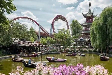 RED Sightseeing Copenhagen bus + Tivoli Gardens Monday – Friday