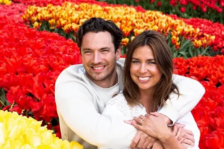 From Amsterdam: Keukenhof Gardens & Tulip Experience Tour