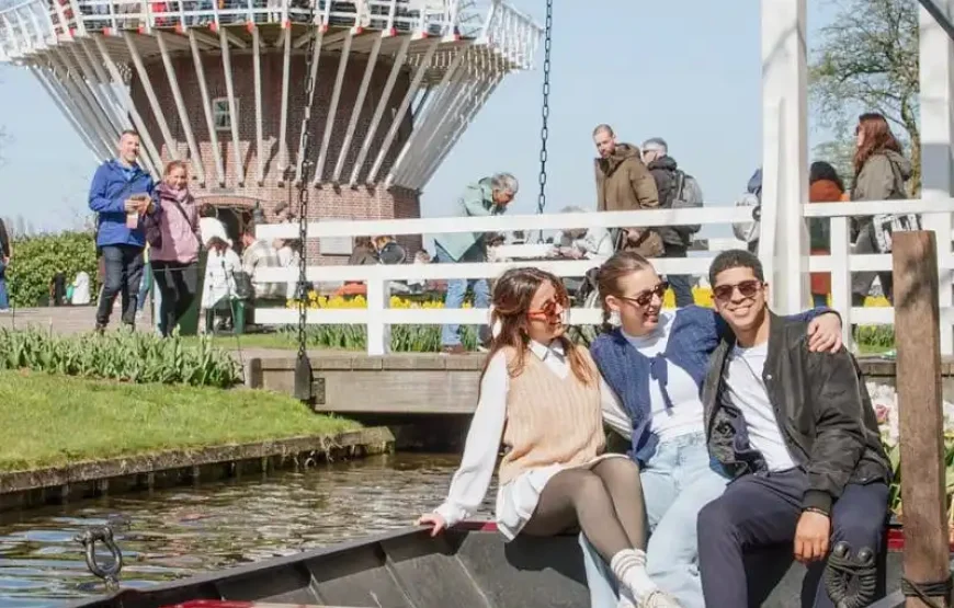 From Amsterdam: Keukenhof Gardens & Tulip Experience Tour