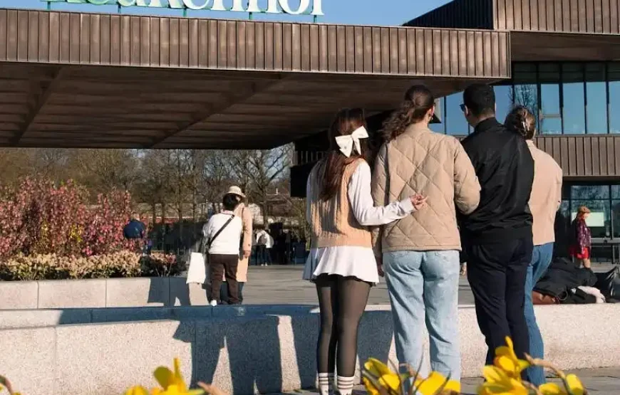 Keukenhof Entrance + Amsterdam Canal Cruise