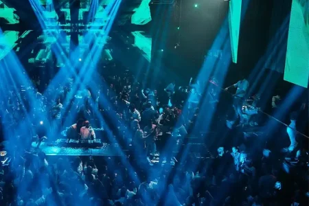 Amsterdam Icebar + Escape Club Amsterdam Sunday – Thursday