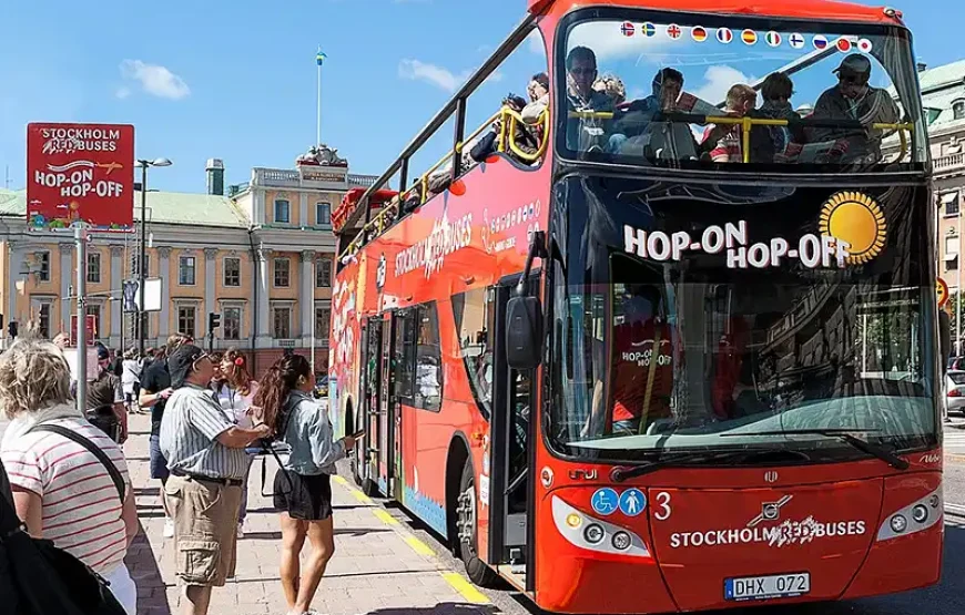 RED Sightseeing Stockholm bus + Winter Waterways Tour 72 hours