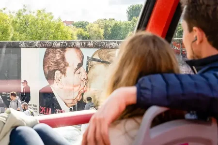 Hop-On Hop-Off Berlin 2 Routes – West and East Berlin 48 hours