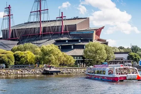 RED Sightseeing Stockholm Hop-on Hop-off boat 72 hours