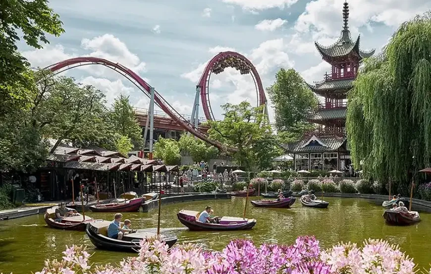 RED Sightseeing Copenhagen bus + Tivoli Gardens Saturday – Sunday