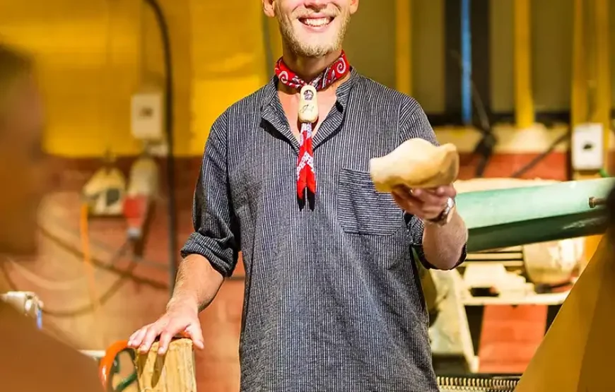 Zaanse Schans, Marken, Edam and Volendam Day Trip Classic Tour