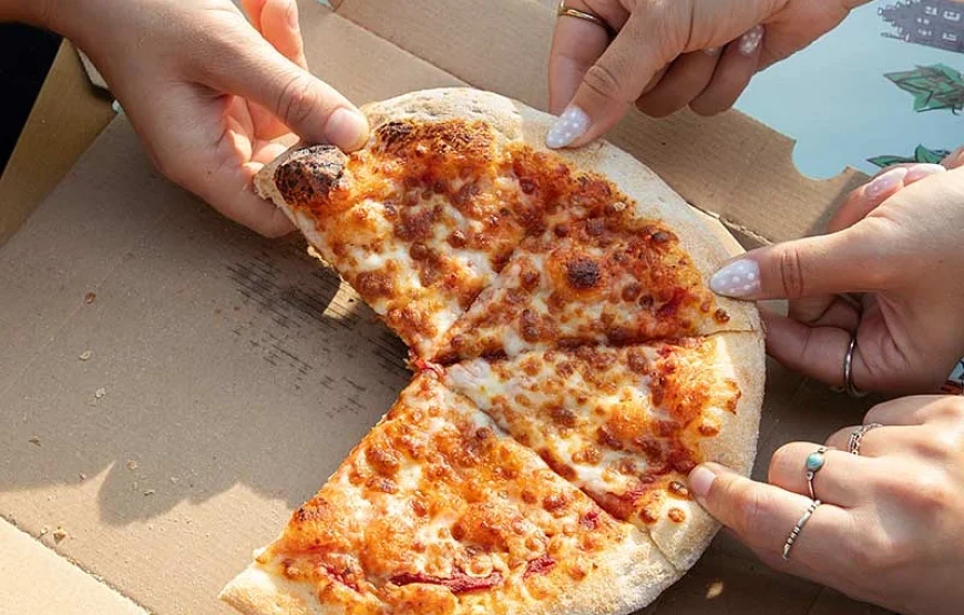 New York Pizza by LOVERS Canal Cruise in Amsterdam