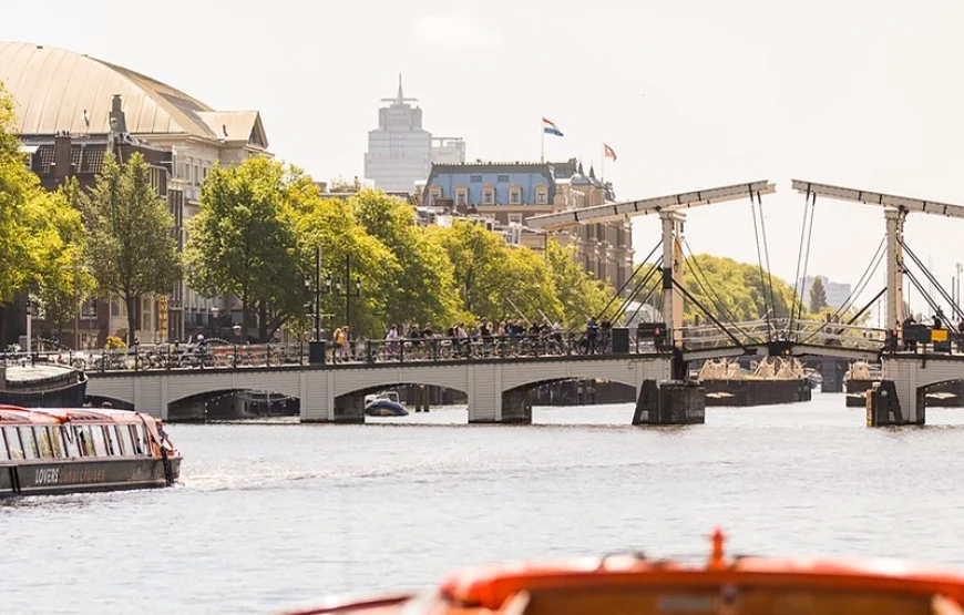 1 hour Amsterdam Canal Cruise Rijksmuseum